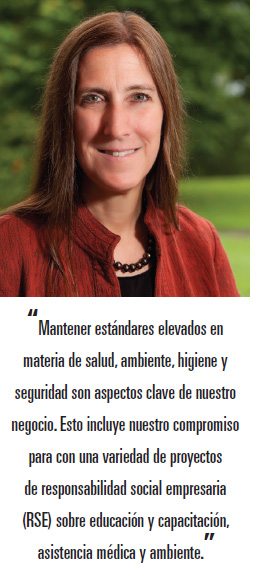 "Mantener estandares elevados en materia de salud, ambiente, higiene y seguridad son aspectos clave de nuestro negocio. Esto incluye nuestro compromiso para con una variedad de proyectos de responsabilidad social empresaria (RSE) sobre educacion y capacitacion, asistencia medica y ambiente."